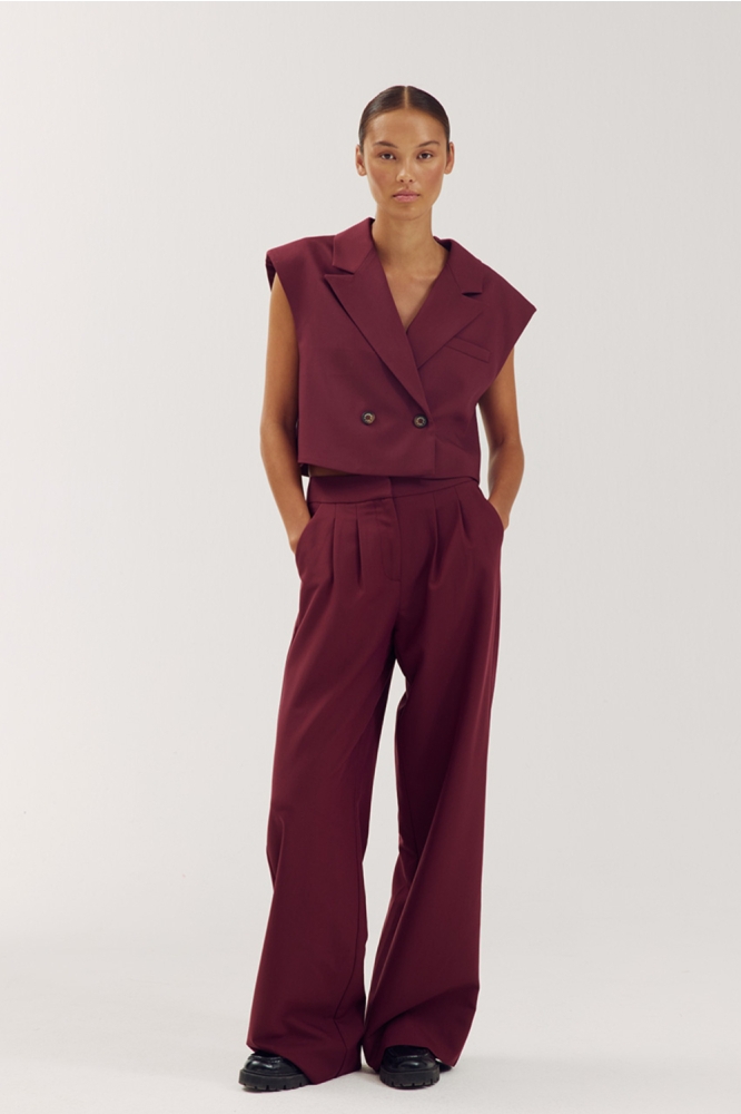 Harper & Yve bordeaux dames gilet | Model