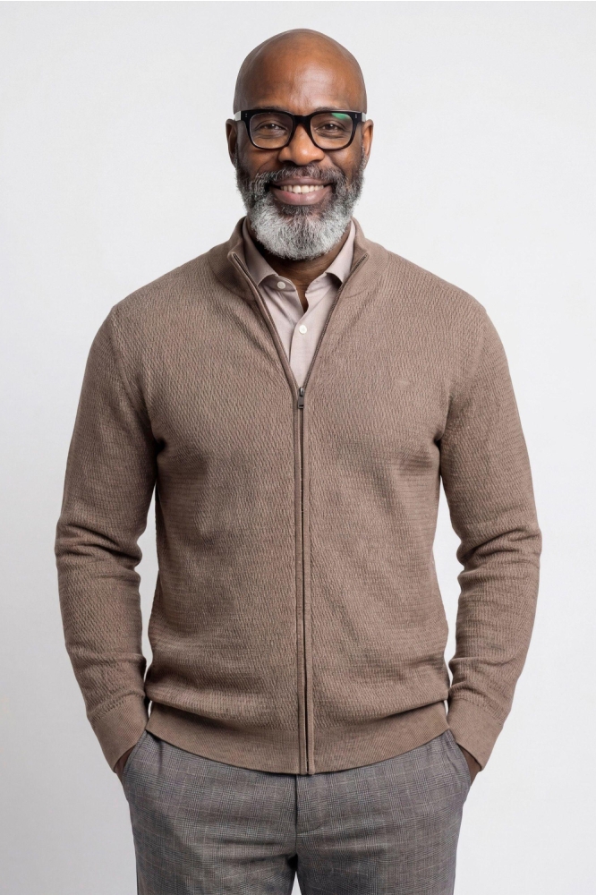 Campbell camel heren vest | Model vooraanzicht