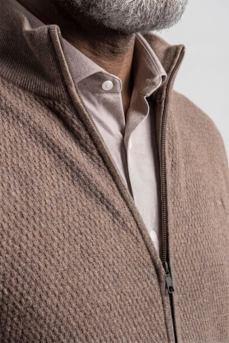 Campbell camel heren vest | Close up