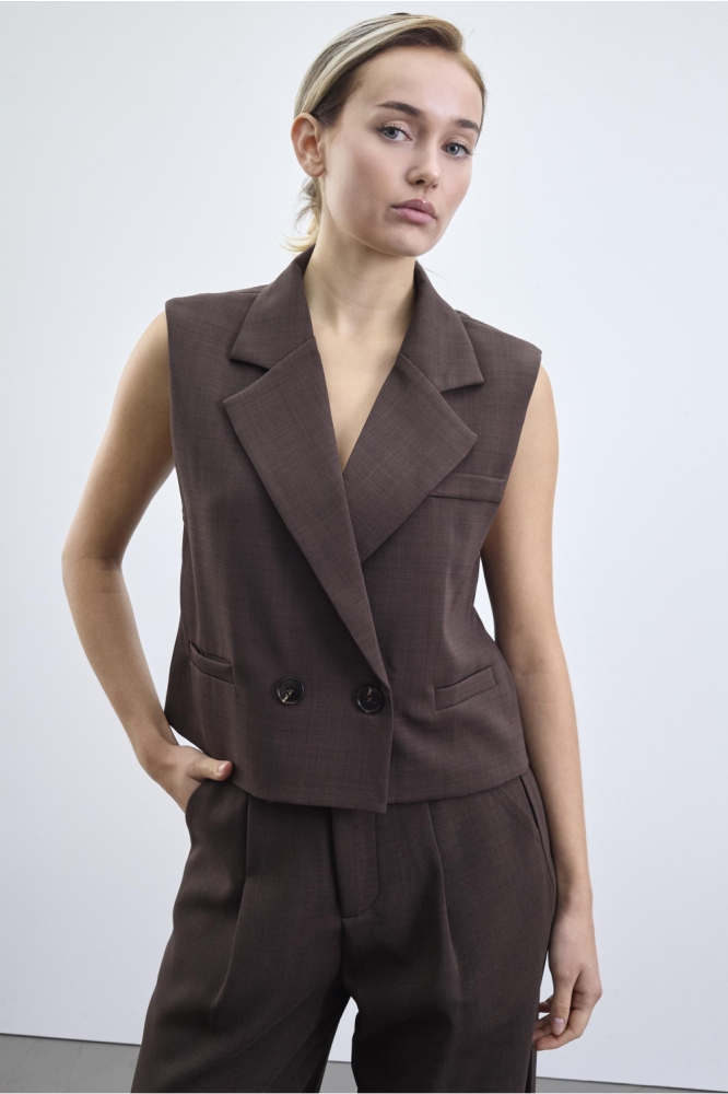 SisterS point bruine dames gilet | Model vooraanzicht