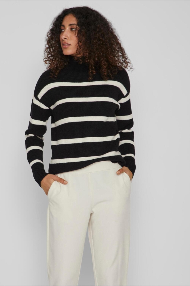 Vila zwarte dames trui | Model vooraanzicht