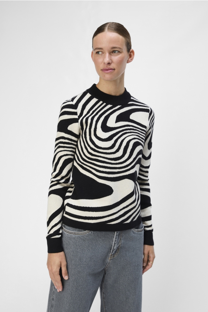 Object zwarte dames trui | Model vooraanzicht