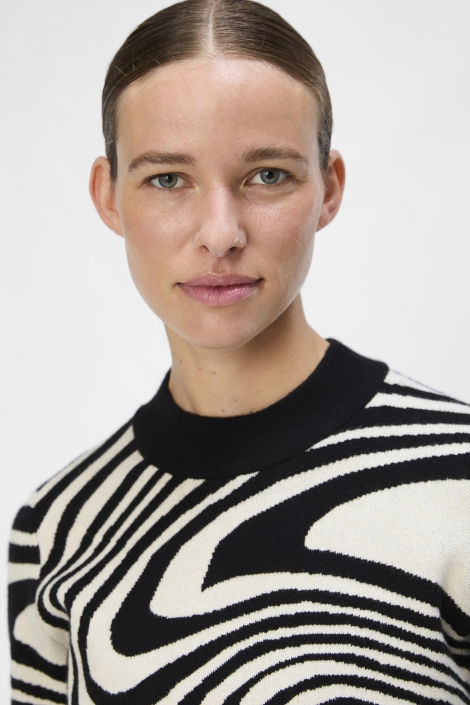 Object zwarte dames trui | Close up