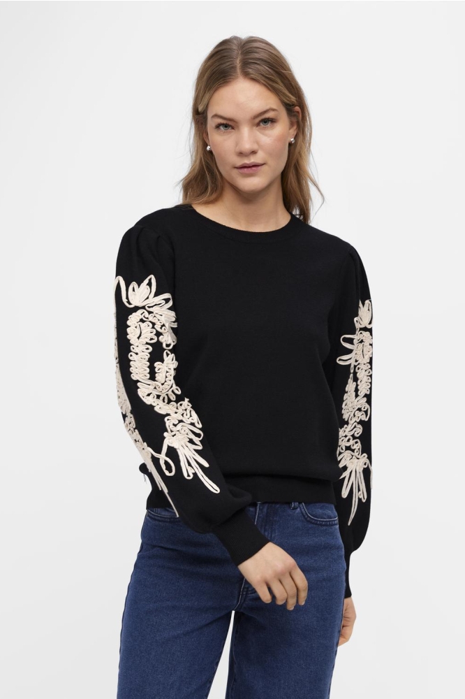 Object zwarte dames trui | Model vooraanzicht