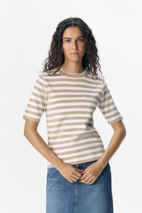 Object camel dames t-shirt | Model vooraanzicht