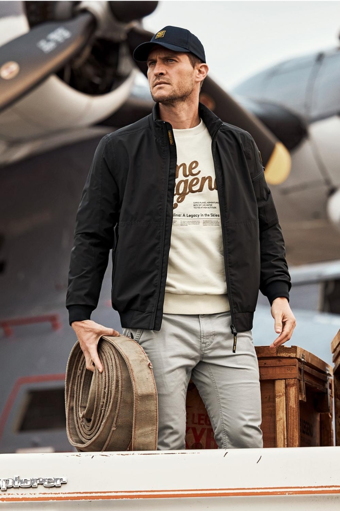 PME legend beige heren sweater | Sfeerbeeld, In situatie