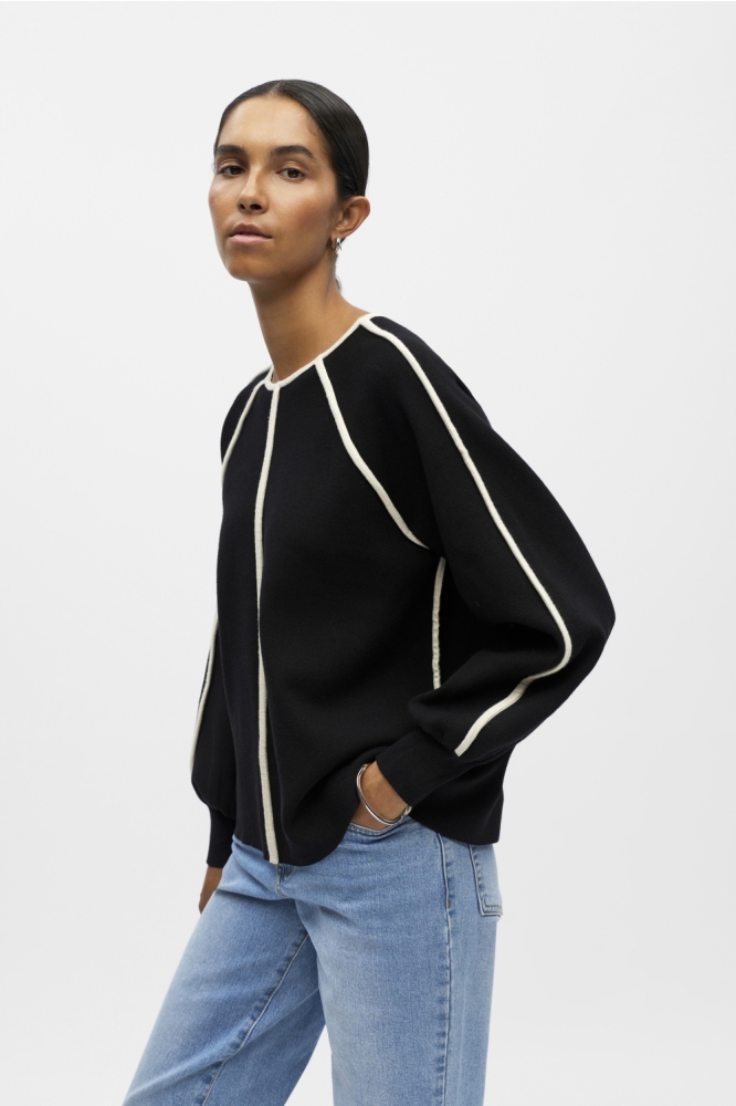 Object zwarte dames trui | Model vooraanzicht