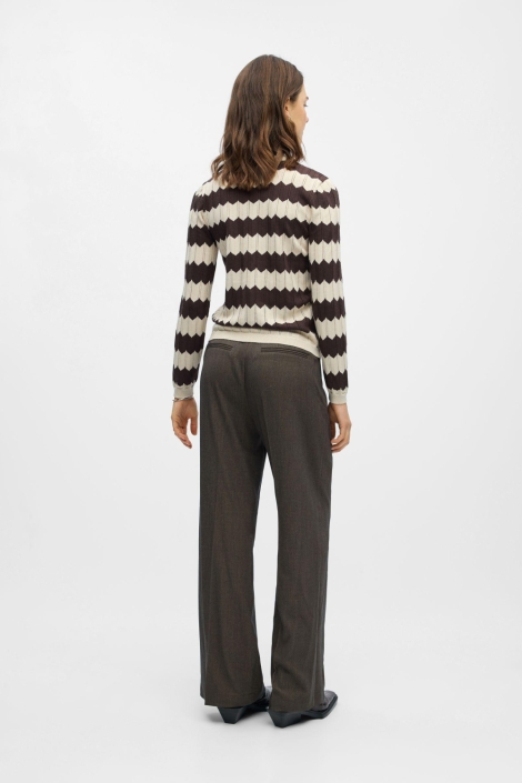 Object beige dames trui | Model achteraanzicht