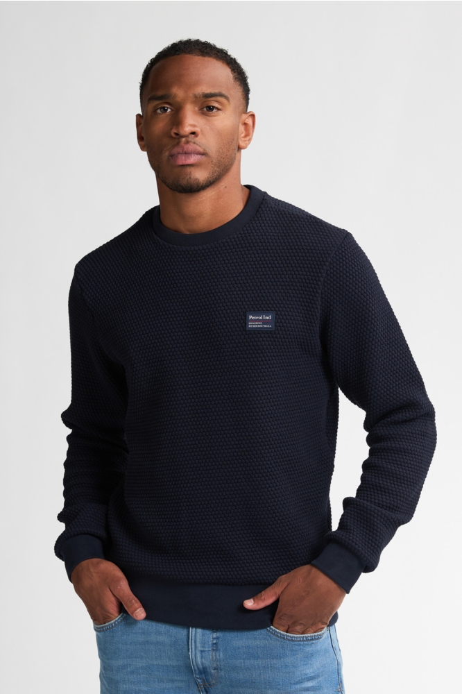 Petrol Industries blauwe heren trui | Model vooraanzicht