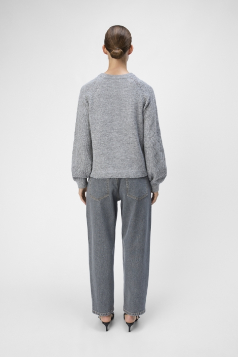 Object grijze dames trui | Model achteraanzicht