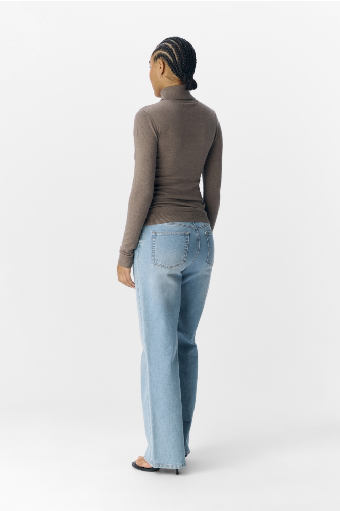 Object bruine dames trui | Model