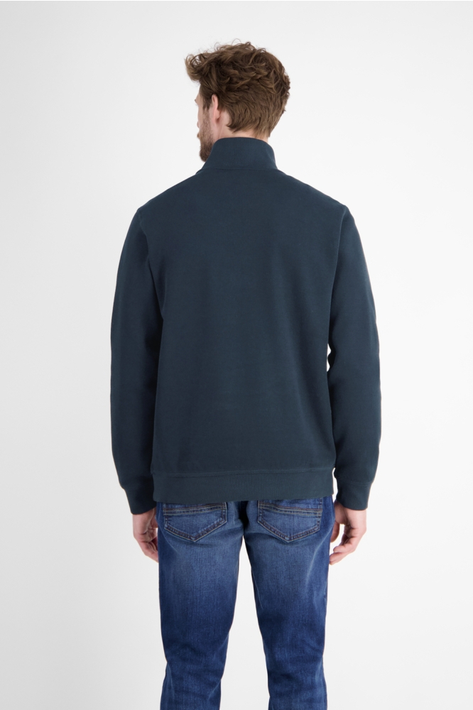 Lerros blauwe heren trui | Model achteraanzicht