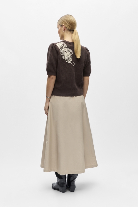 Object bruine dames trui | Model achteraanzicht