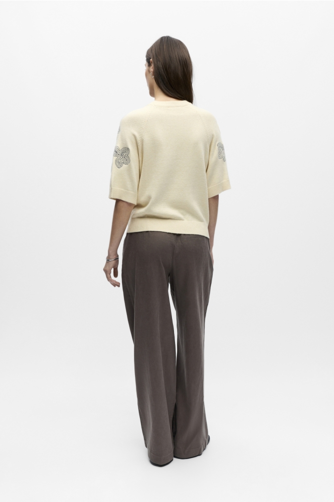 Object beige dames trui | Model achteraanzicht