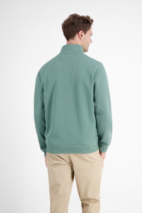 Lerros groene heren sweater | Model achteraanzicht