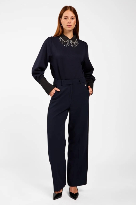 Aaiko blauwe dames sweater | Model