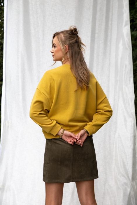 I-coni-K gele dames sweater | Model achteraanzicht