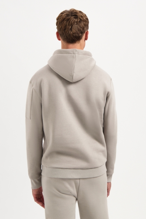 NO-EXCESS grijze heren sweater | Model achteraanzicht