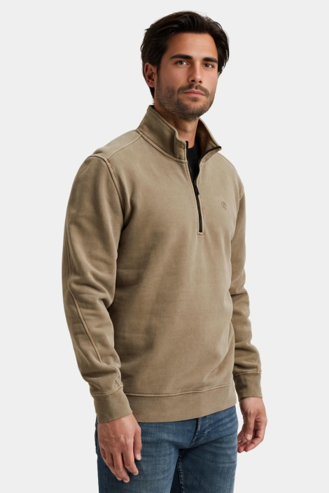 Cast Iron groene heren sweater | Model zijaanzicht