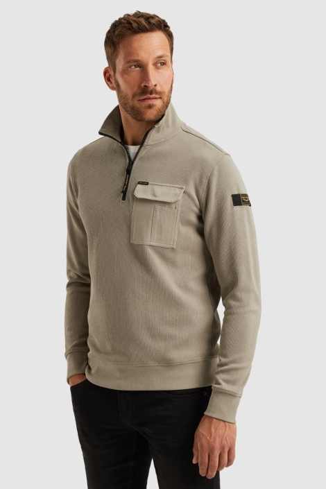 PME legend beige heren trui | Model zijaanzicht