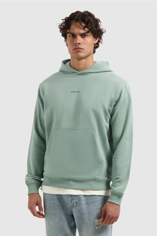 Pure Path groene heren trui | Model vooraanzicht