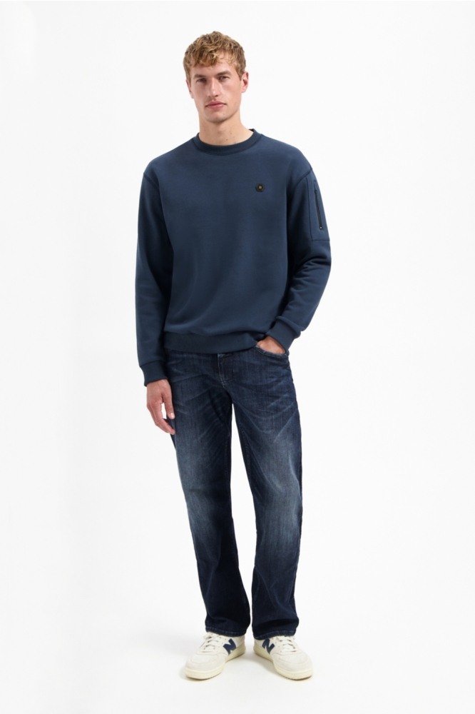 NO-EXCESS blauwe heren sweater | Model