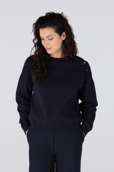 Juffrouw Jansen blauwe dames sweater | Model vooraanzicht
