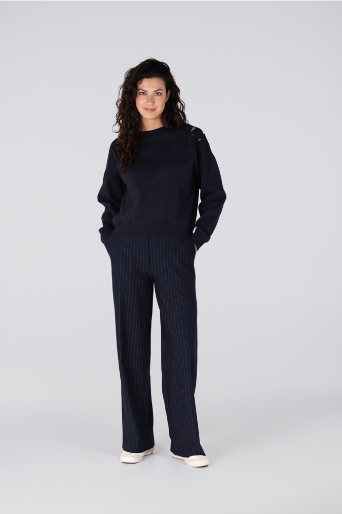 Juffrouw Jansen blauwe dames sweater | Model