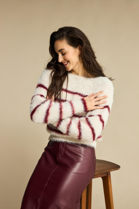 Red Button beige dames trui | Model vooraanzicht