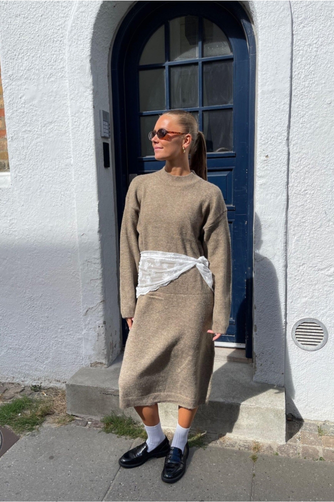 SisterS point zand dames jurk | Sfeerbeeld, In situatie