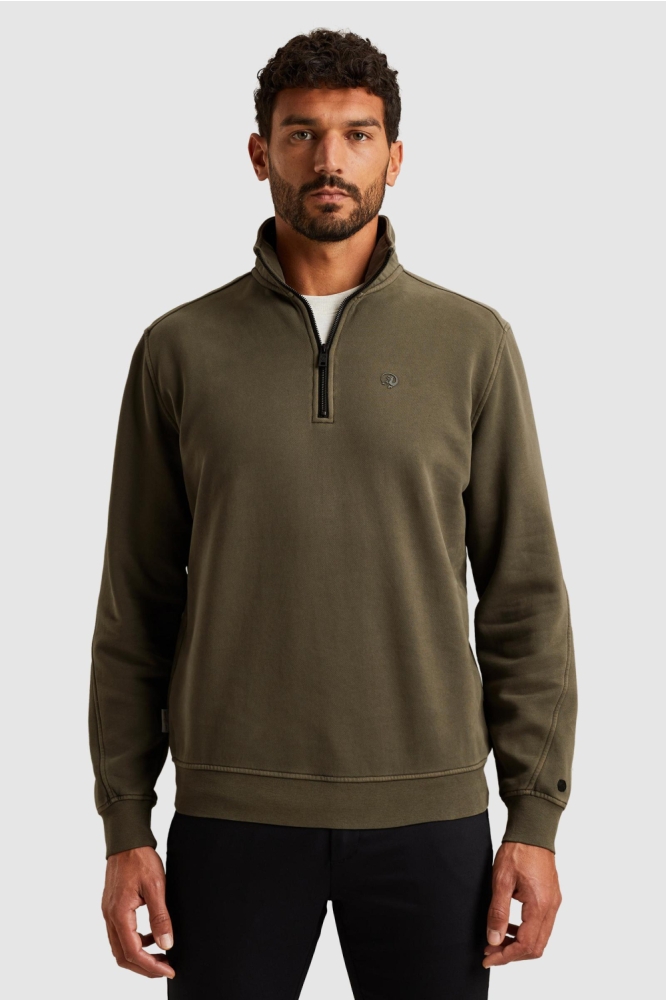 Cast Iron groene heren sweater | Model vooraanzicht