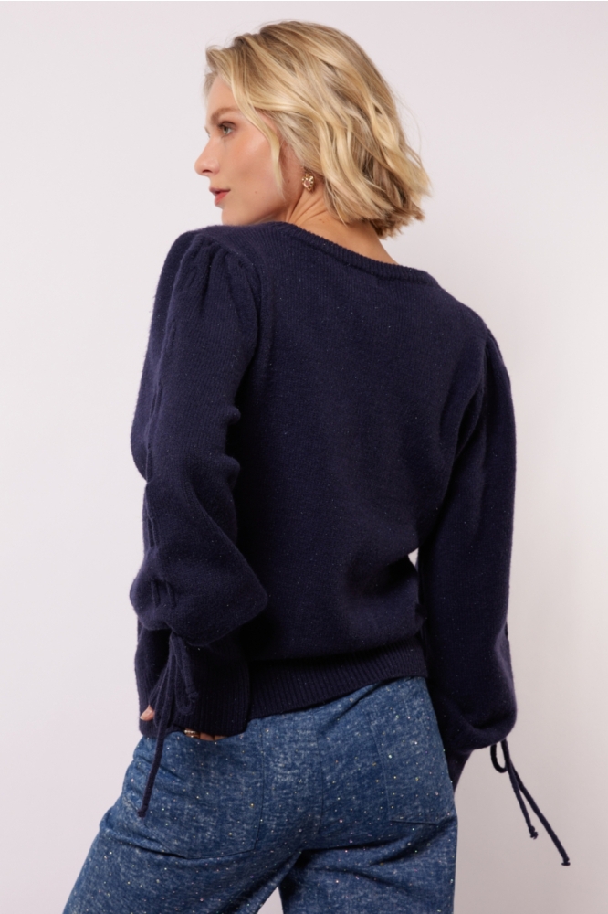 Fluresk blauwe dames trui | Model achteraanzicht