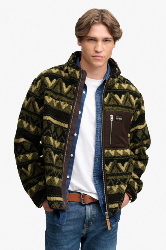 Superdry groene heren jas | Model vooraanzicht