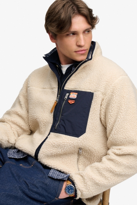Superdry beige heren vest | Model vooraanzicht