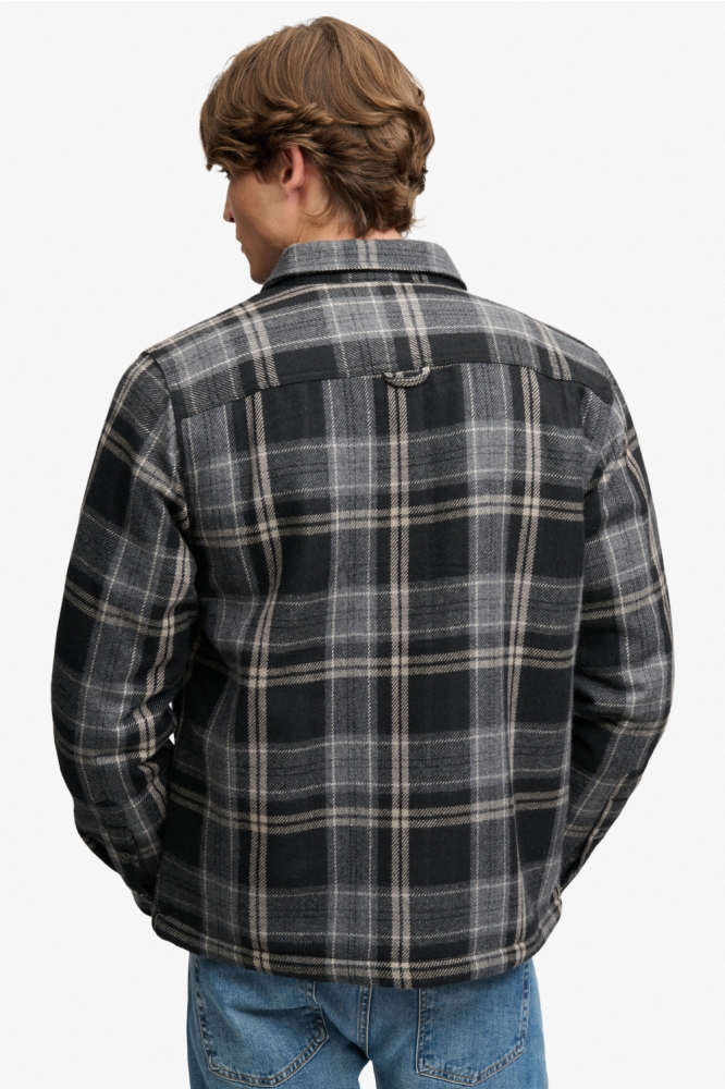 Superdry zwarte heren jas | Model achteraanzicht