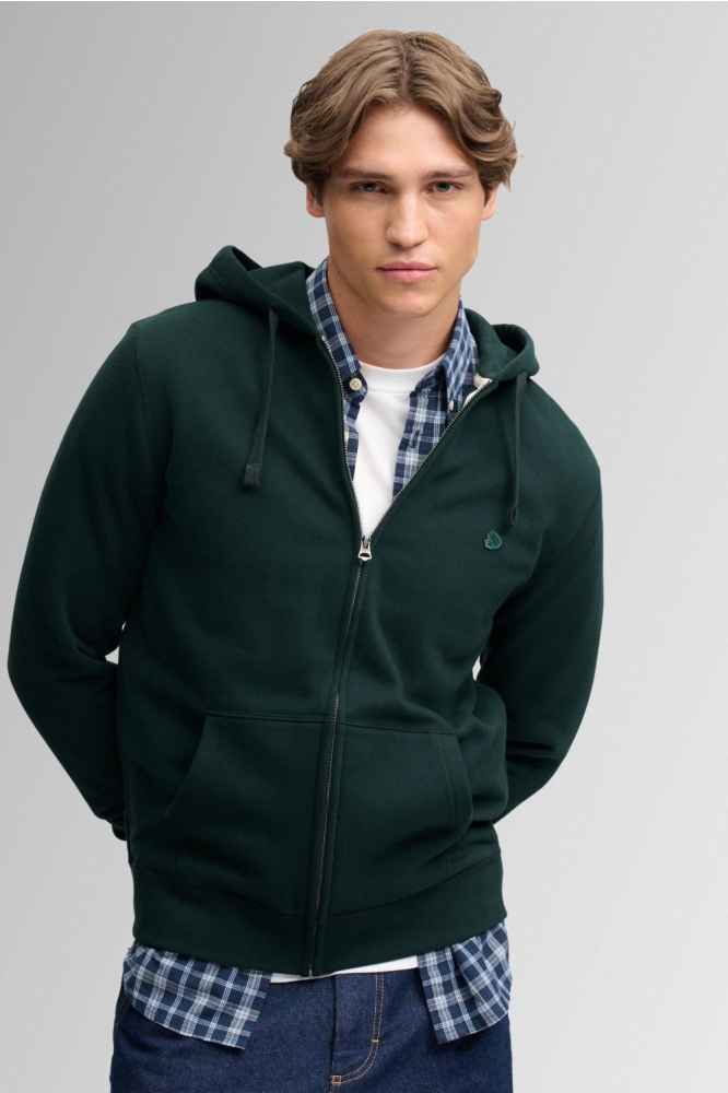 Superdry groene heren vest | Model vooraanzicht