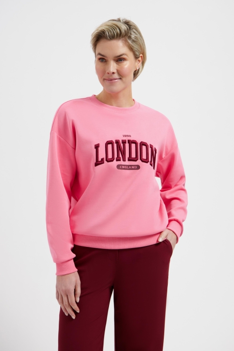 Lady Day roze dames sweater | Model vooraanzicht