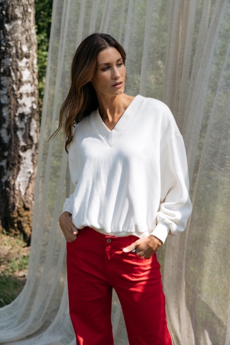 Maicazz ecru dames sweater | Model vooraanzicht