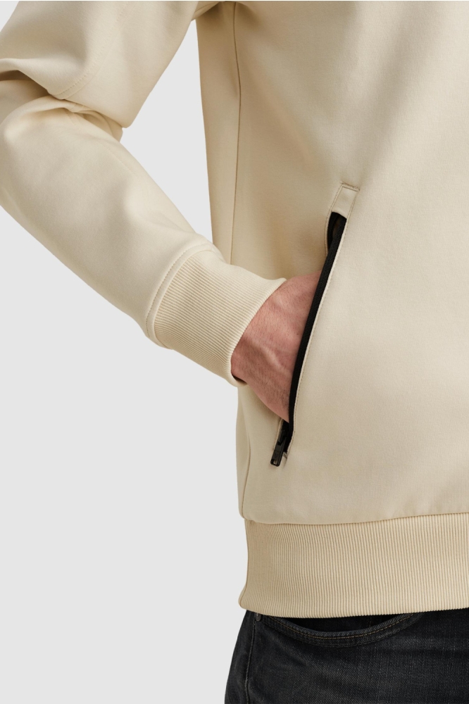 PME legend ecru heren vest | Close up