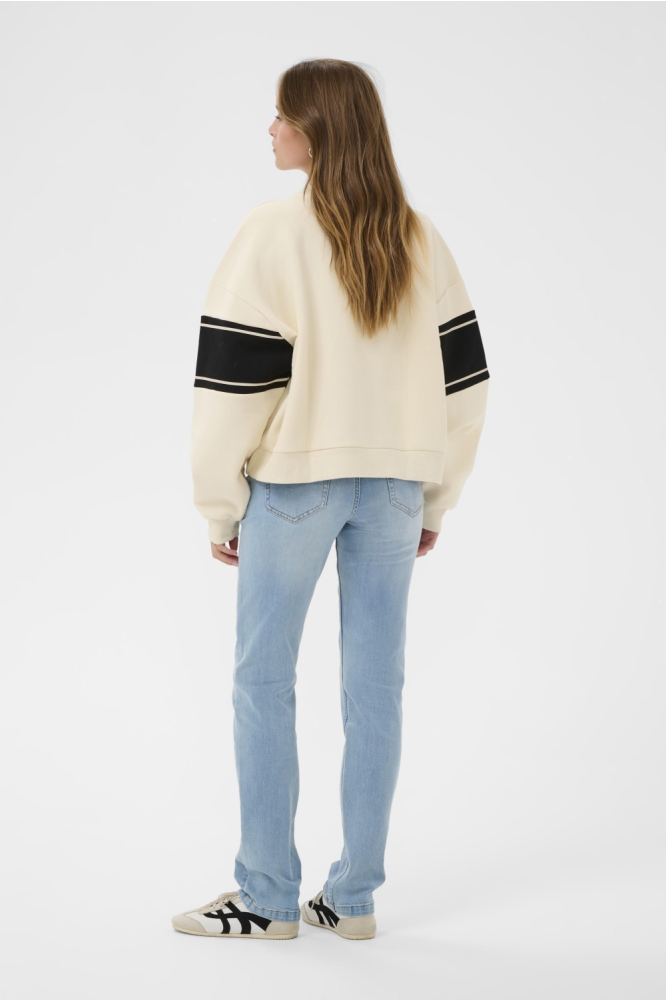 Kaffe ecru dames sweater | Model achteraanzicht