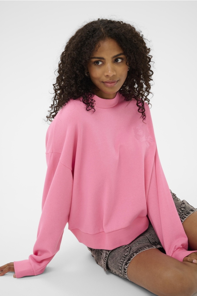 Kaffe roze dames sweater | Model zijaanzicht