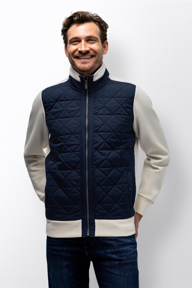 State of Art blauwe heren vest | Model vooraanzicht