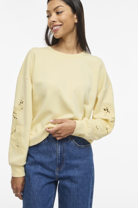 Vila gele dames sweater | Model vooraanzicht