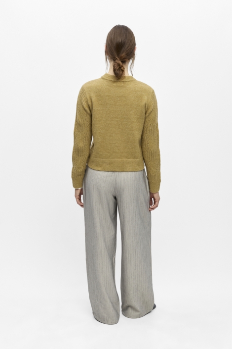 Object groene dames trui | Model achteraanzicht