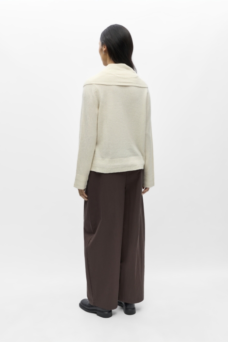 Object ecru dames trui | Model achteraanzicht