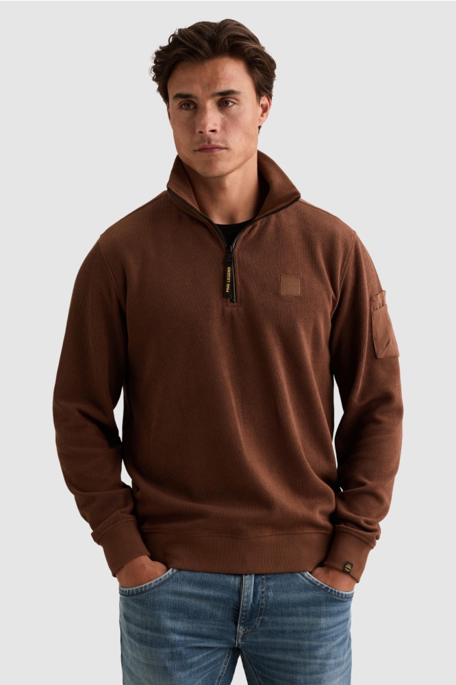 PME legend bruine heren trui | Model vooraanzicht