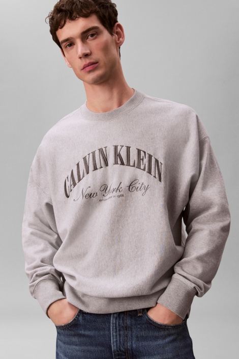 Calvin Klein grijze heren sweater | Model vooraanzicht
