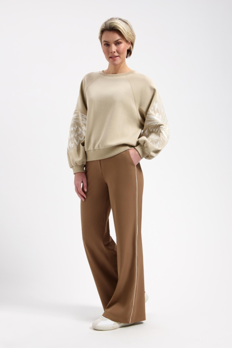Lady Day beige dames sweater | Model