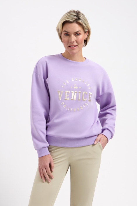 Lady Day paarse dames sweater | Model vooraanzicht