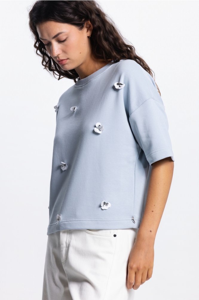 Juffrouw Jansen blauwe dames sweater | Close up